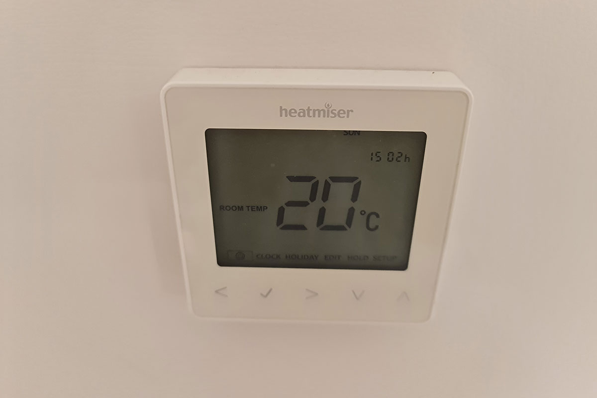 thermostat-pompe-a-chaleur-air-thermostat-1